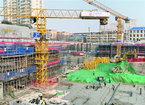 项目现场建设正酣